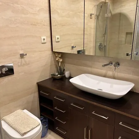 Falesia Town House 2 Bedroom Holiday home *